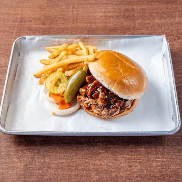 The OINKER Sandwich Combo (Legendary Pulled Pork).